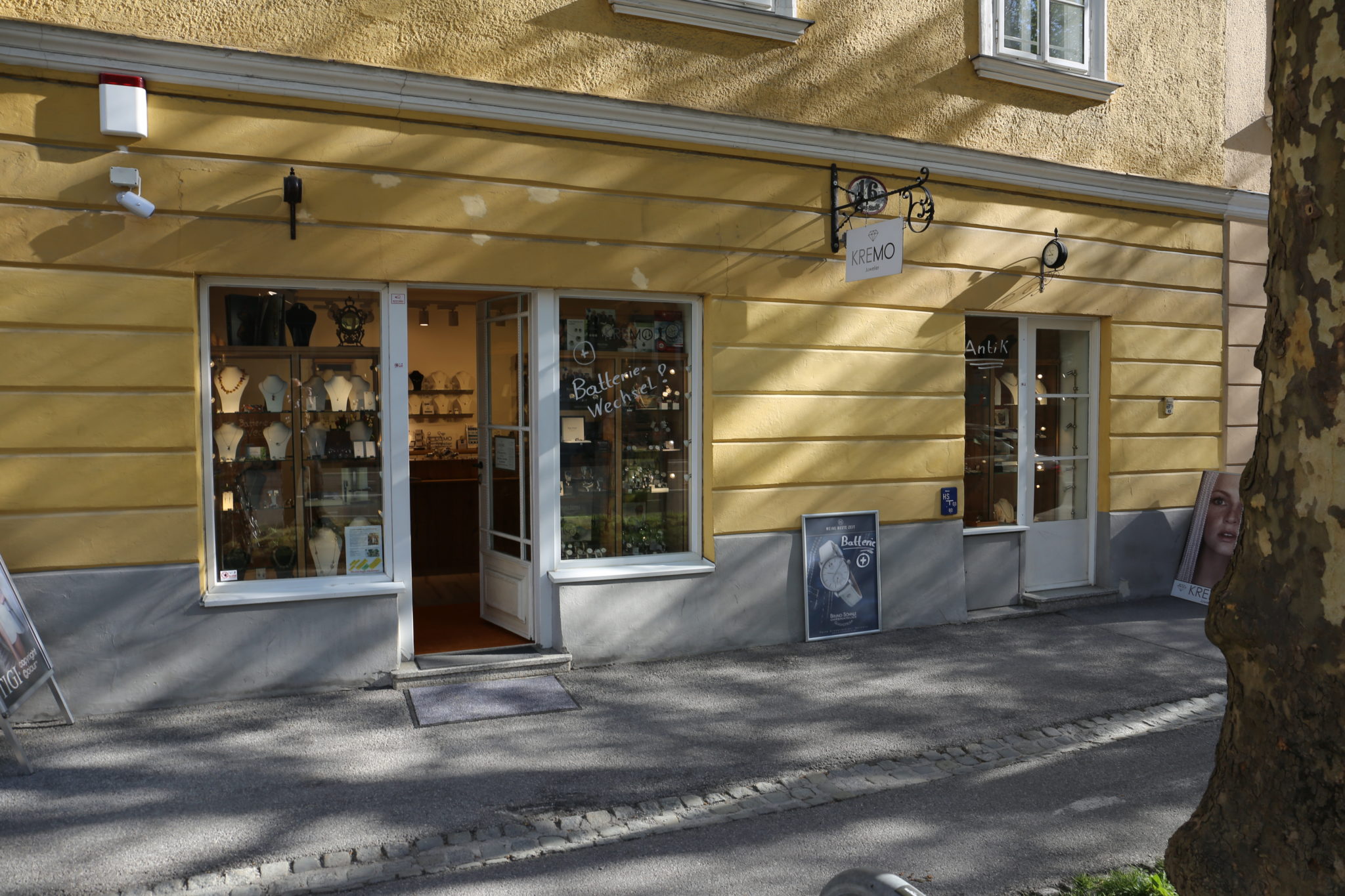 Du betrachtest gerade Juwelier Reinhard Maria Damisch – KREMO kreativ-modern Adresse – Öffnungszeiten